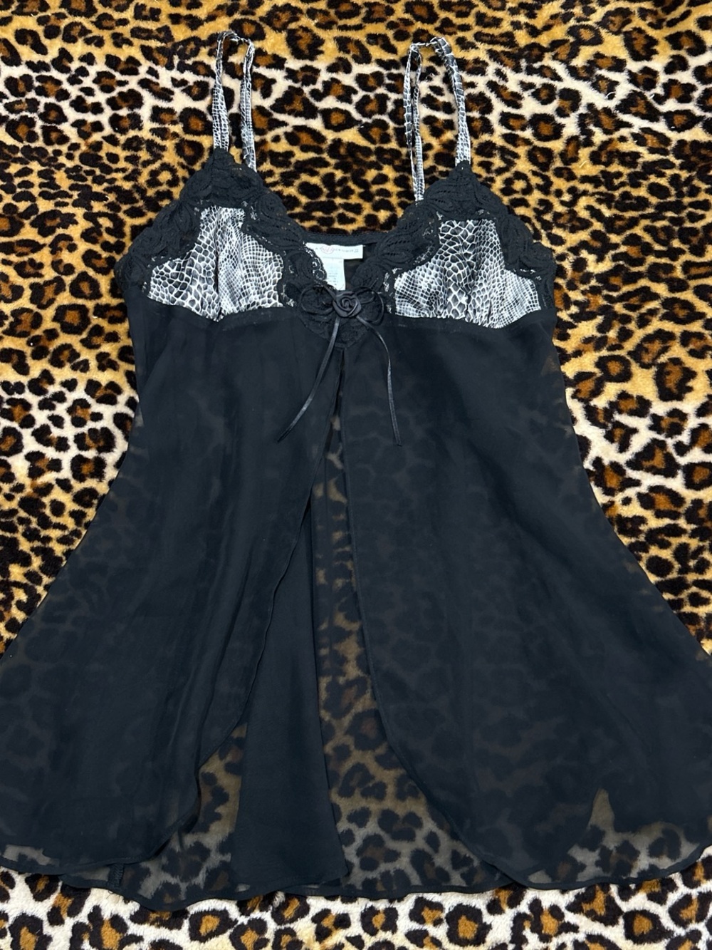 Black Lace-Trim Babydoll Tank Top with Floral Center Bow and Snakeskin Detailing